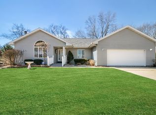 126 Potawatomi Rd, Williams Bay, WI 53191