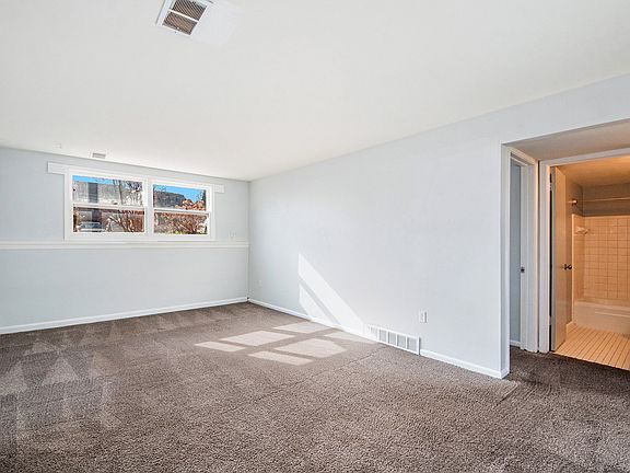 3rd image of 4223 Oak Park Dr SE