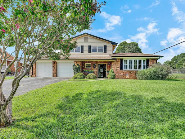 1403 Azalea St, Salem, VA 24153