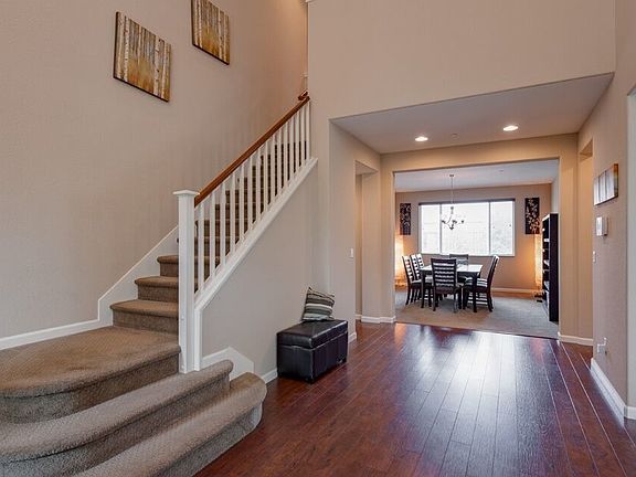 3rd image of 1665 Bedford Ct