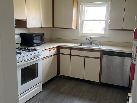 5th image of 10 Juniper Lane #10 A