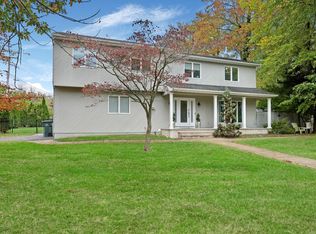 519 Elizabeth St, Oakhurst, NJ 07755
