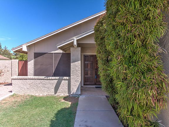 4th image of 2227 S Las Palmas Cir