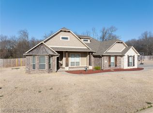 637 Creekside Dr, Greenwood, AR 72936