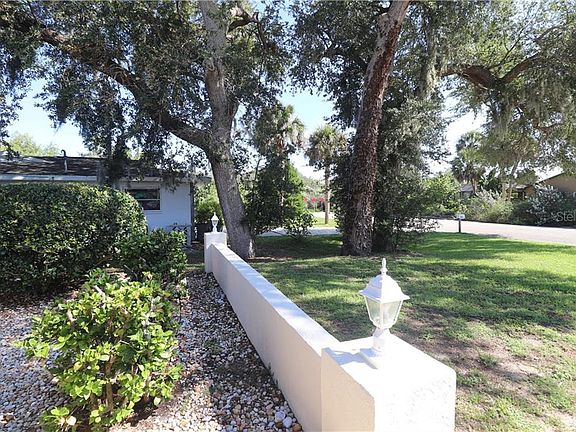 3rd image of 427 Gulfbreeze Blvd