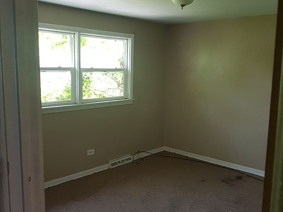 2nd image of 6624 S Michigan Ave