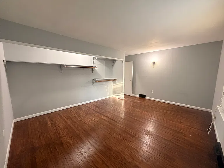 142 Van Buren Ave — Photo 19