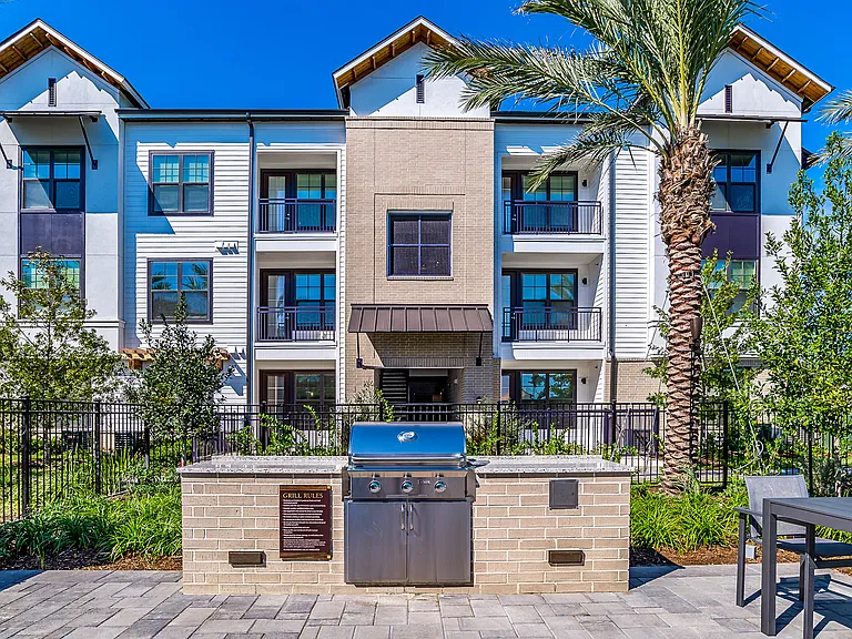 Alys Crossing Apartments — Photo 8