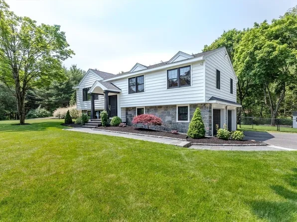 2 Overlook Rd, Canton, MA 02021