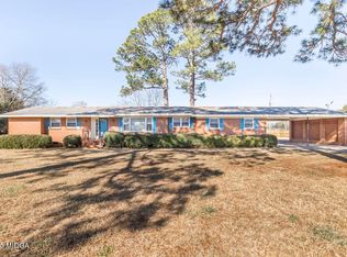 903 Elberta Rd, Warner Robins, GA 31093