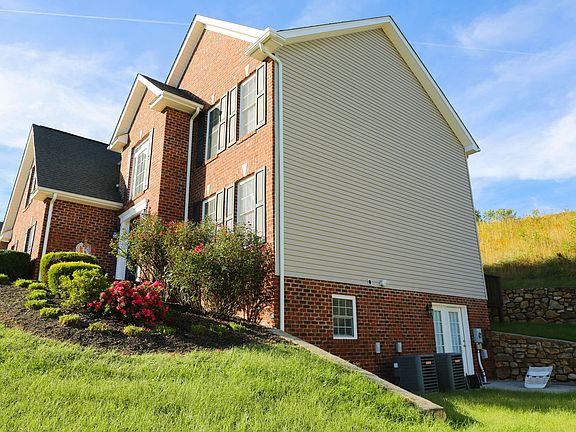 4th image of 2925 Phillips Brook Ln
