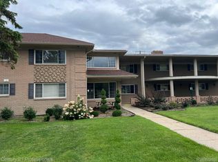 2375 Walton Blvd Unit 8, Rochester Hills, MI 48309