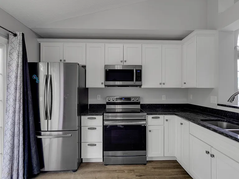 5709 Eden Village Dr — Photo 7