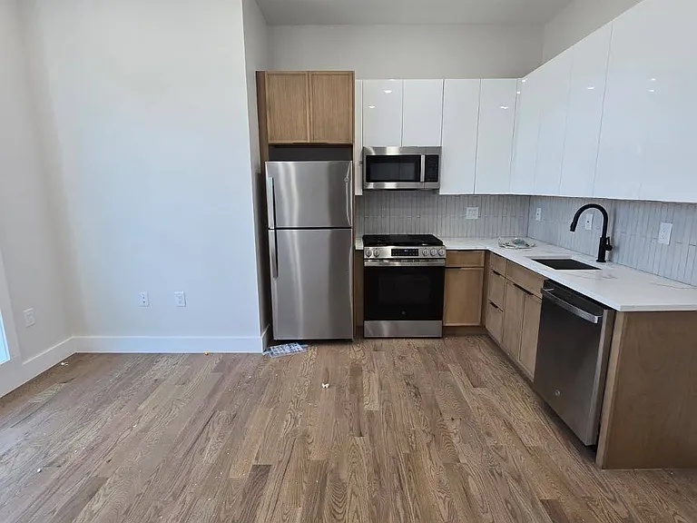 40 Lembeck Ave #304 — Photo 2