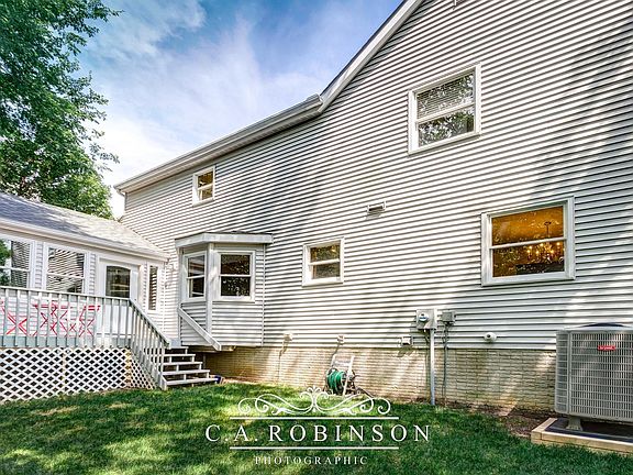 5th image of 487 Sutterton Dr