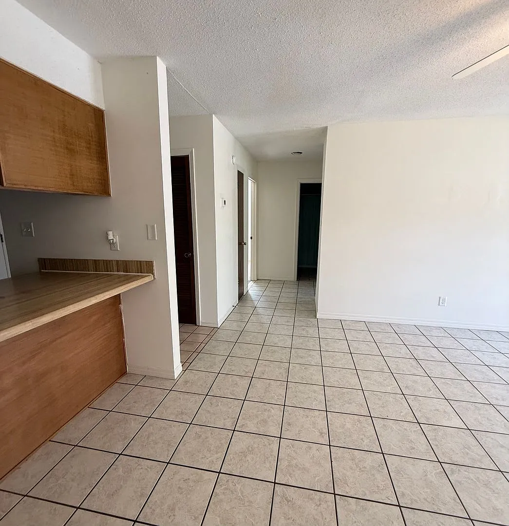 New Listing! — Photo 3