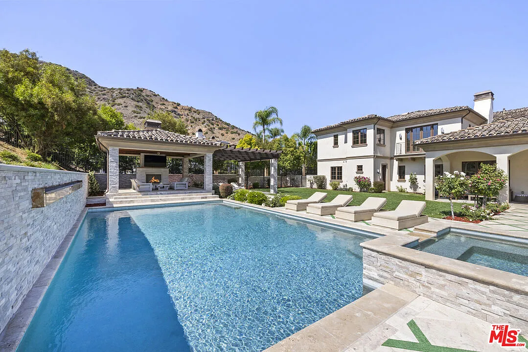 5 bed, 8.0 bath, 7095 sqft, $35,000 — Photo 1