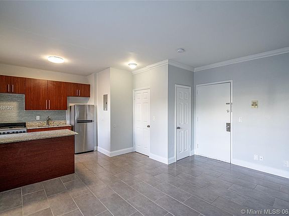 2nd image of 437 NE 29th St APT 204