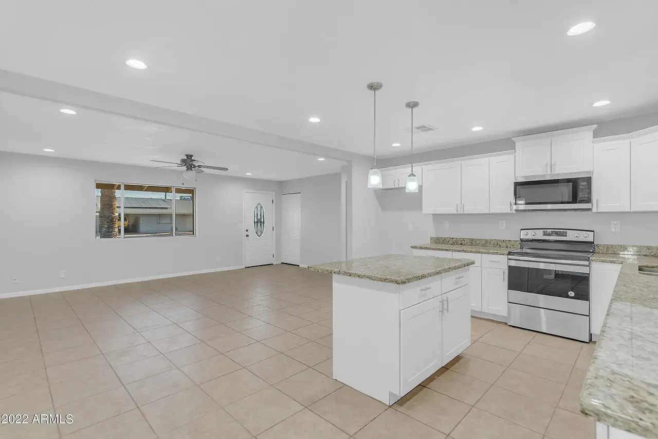 2115 E Birchwood Ave — Photo 3