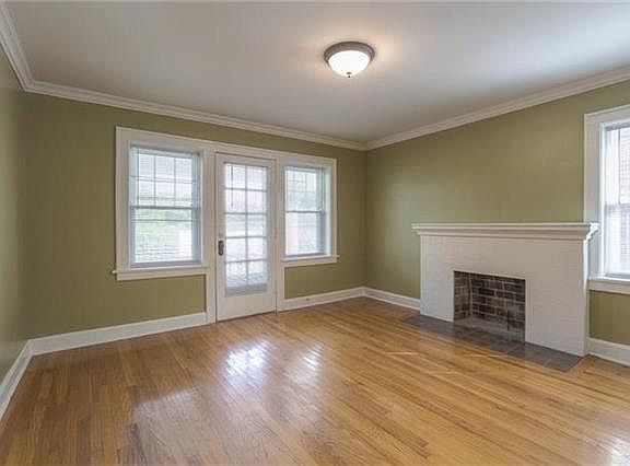 4th image of 4312 Oak St #24