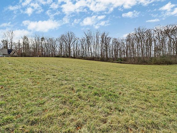 2nd image of 43 Adams Creek Rd