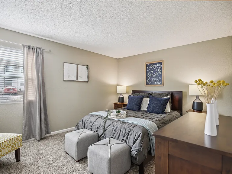 Large primary bedroom.