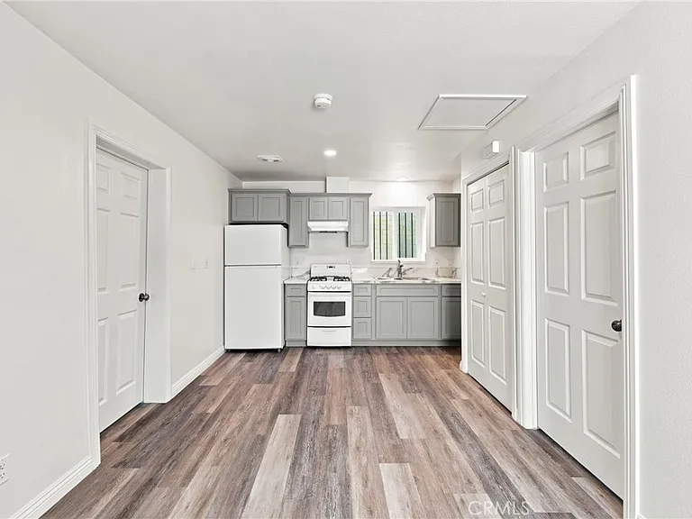 10646 S Wilton Pl — Photo 10
