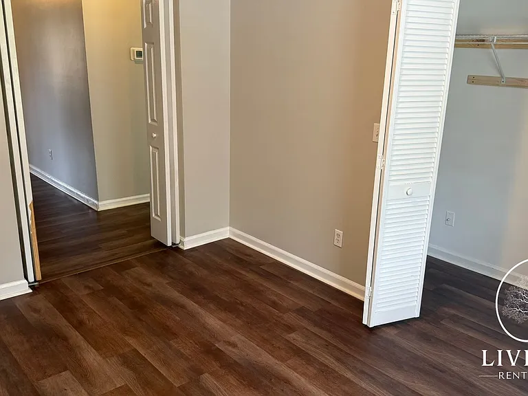800 Wallace Martin Dr — Photo 9