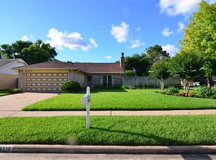 16210 La Terra Dr, Houston, TX 77083