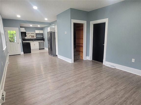 5th image of 1315 Penn Ave