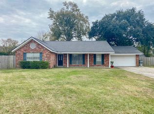 1601 S Whispering Woods Dr, Lake charles, LA 70605