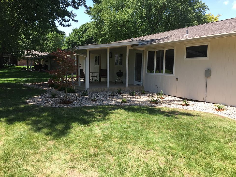 1st image of 595 S Meadow Dr