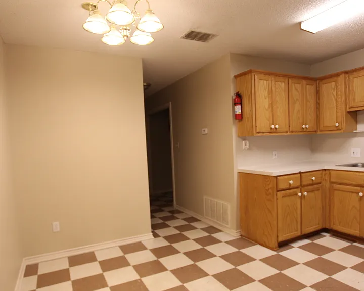 16052-16054 Echo Glen Dr — Photo 4
