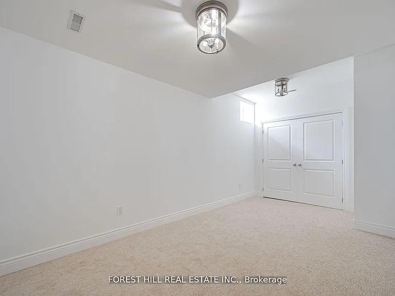 101 Glenheron Cres — Photo 38