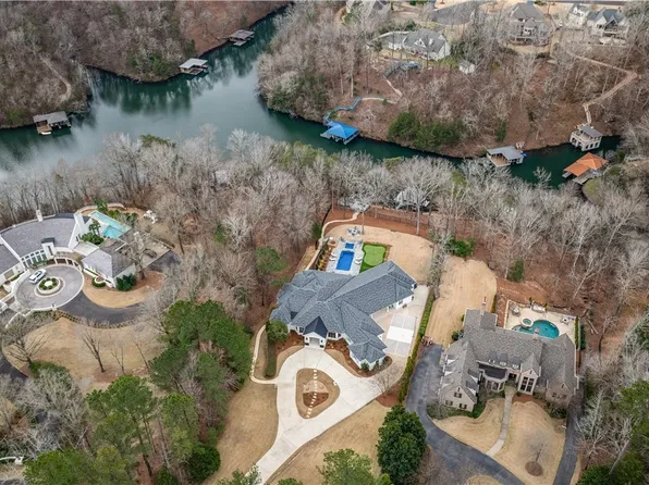 6800 Emerald Ln, Tuscaloosa, AL 35406