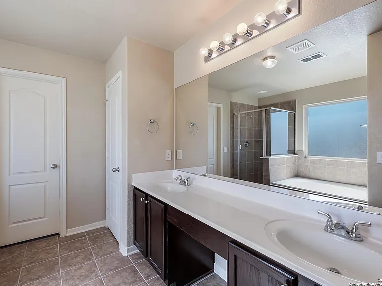 105 Fischer Dr — Photo 11