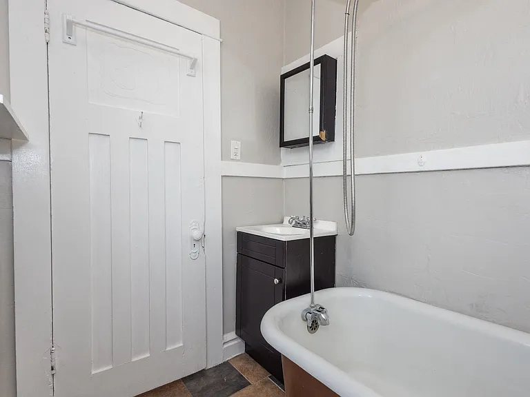 1444 N Lafayette St — Photo 15