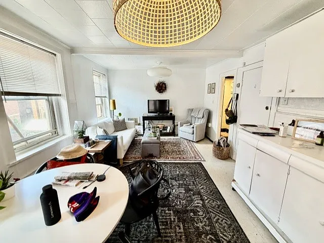 12 Hanover Ave #4 — Photo 3