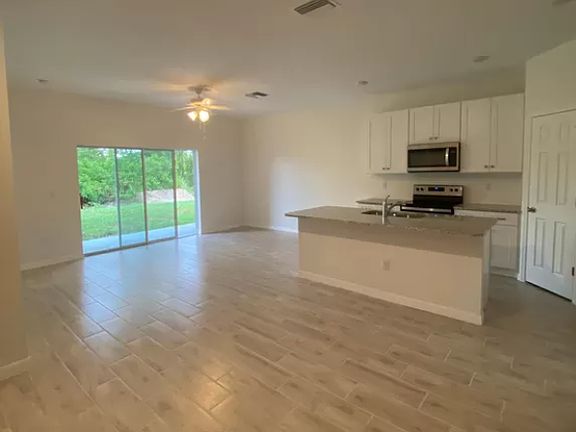 4th image of 3435 SW Santa Barbara Pl