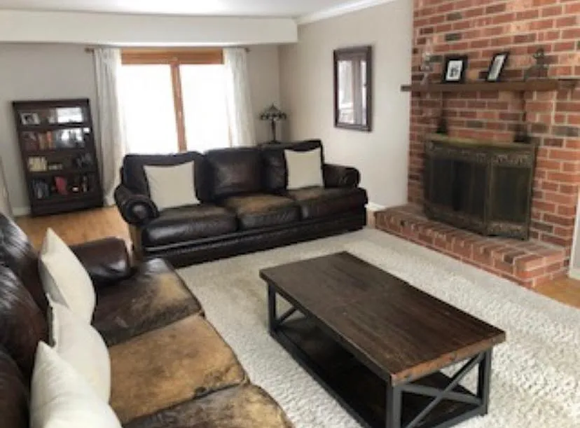 4 bed, 2.5 bath, 2100 sqft, $4,295 — Photo 4