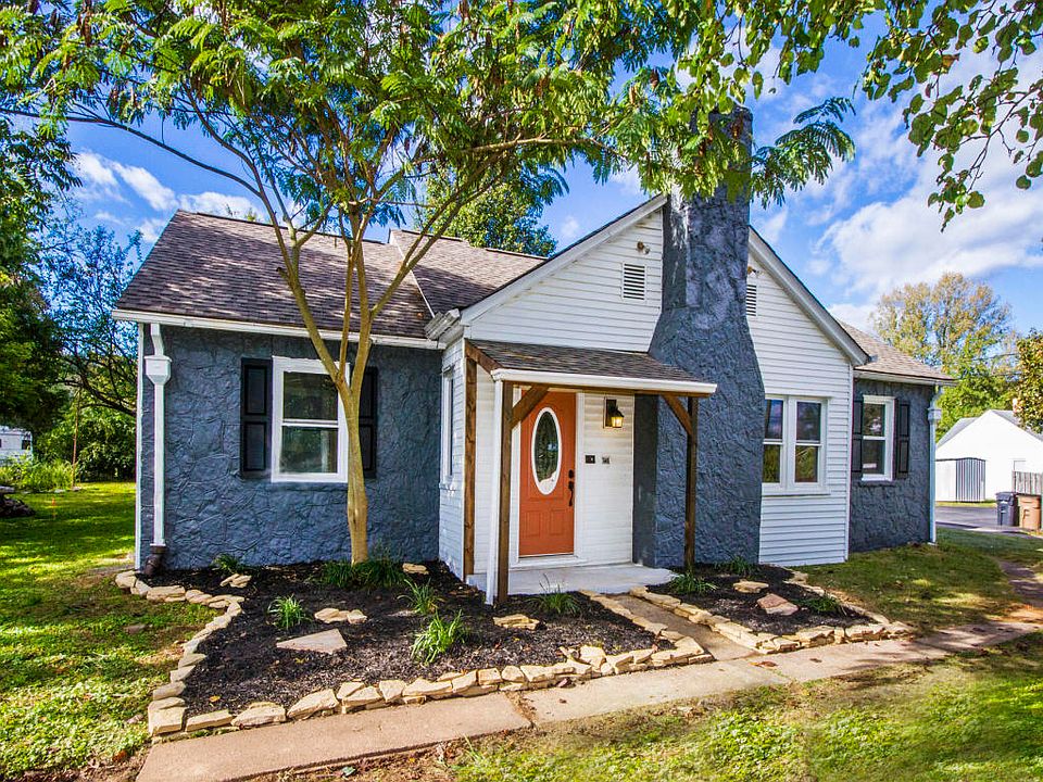 1st image of 3005 Valley View Dr