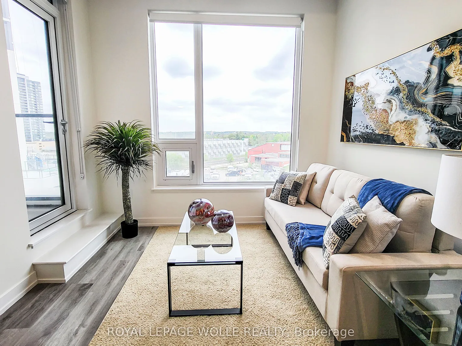 2 bed, $2,300 — Photo 4
