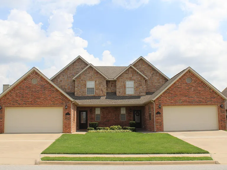 341 Copper Oaks Dr — Photo 1