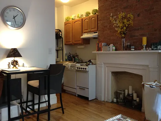 Rented by Michael Sloane Realty Company | media 7