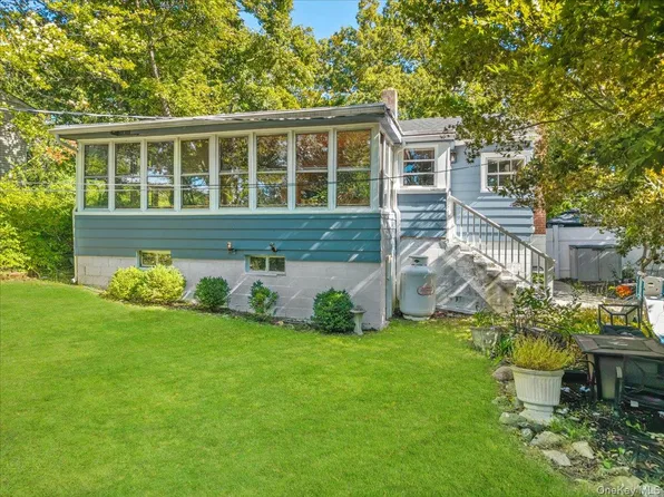 30 Maple Road, Lake Peekskill, NY 10537