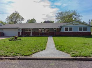 4 Cleveland Hts, Monett, MO 65708