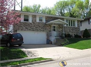 1540 Brian Dr, Dubuque, IA 52003