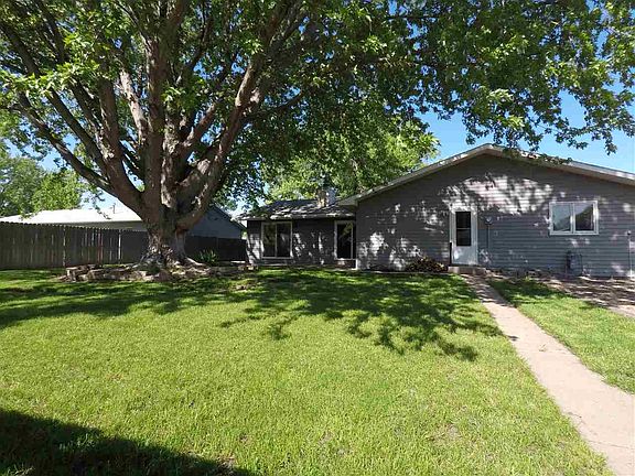5th image of 1111 S Buffalo Bill Ave