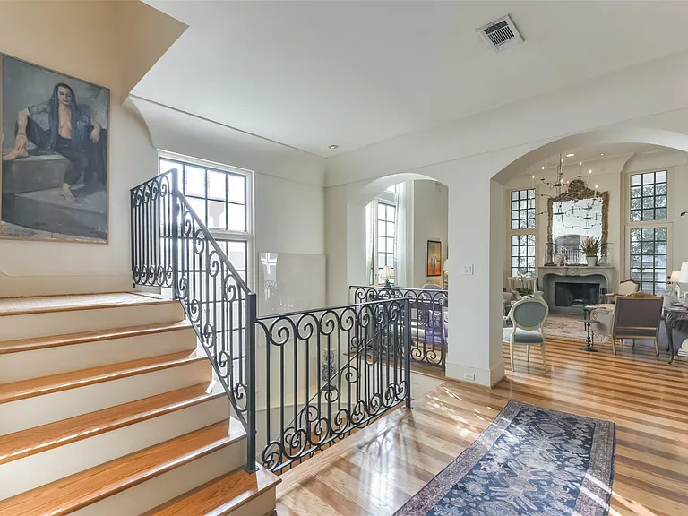 2712 Ferndale St — Photo 27