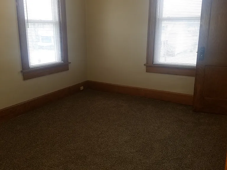 922 11th St NE — Photo 12